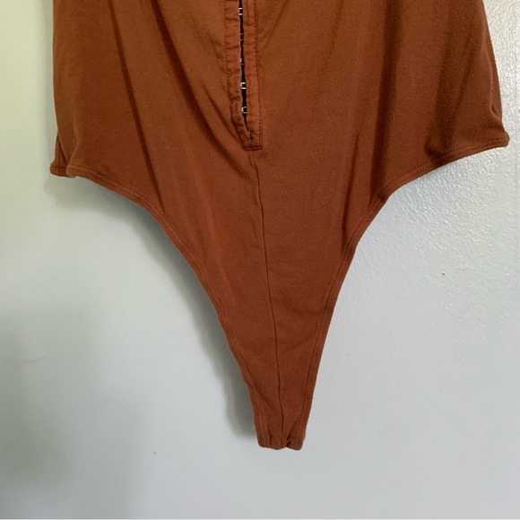 EUC Beautiful Comfy Soft Hook and Eye Corset Style Short Sleeve Thong Bodysuit - Picture 11 of 14